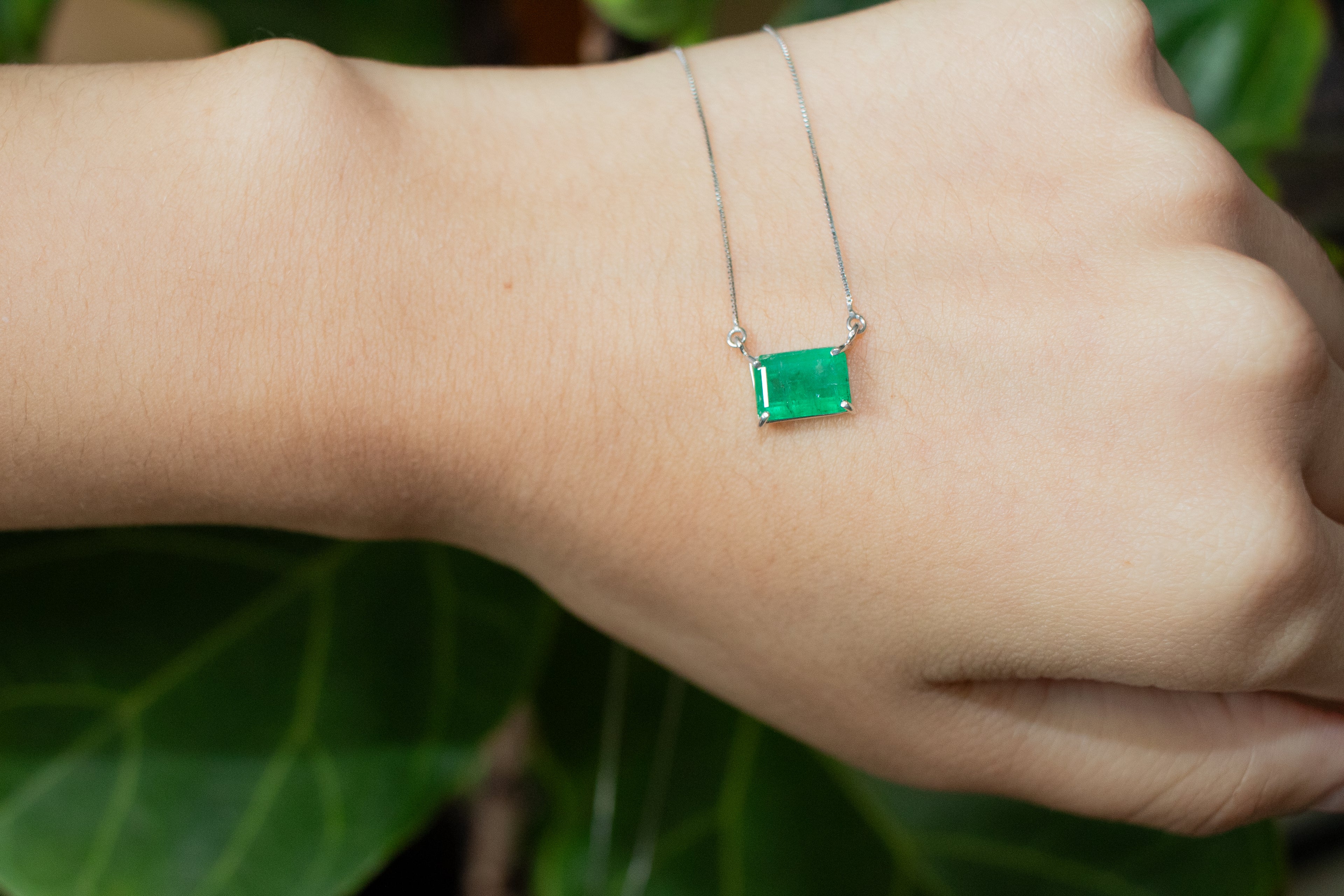 Colar ouro 18k com esmeralda retangular