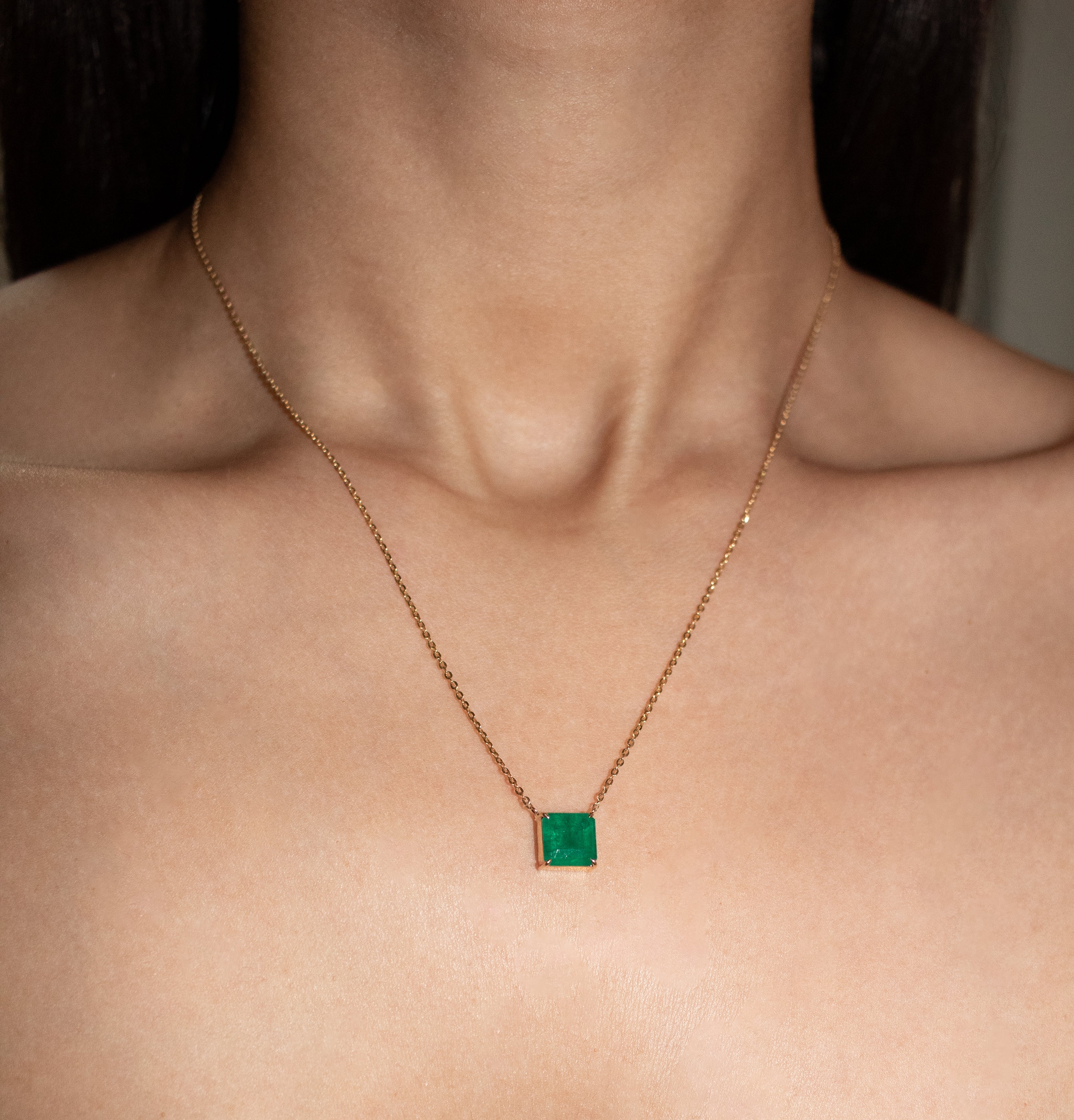 Colar ouro 18k com esmeralda quadrada