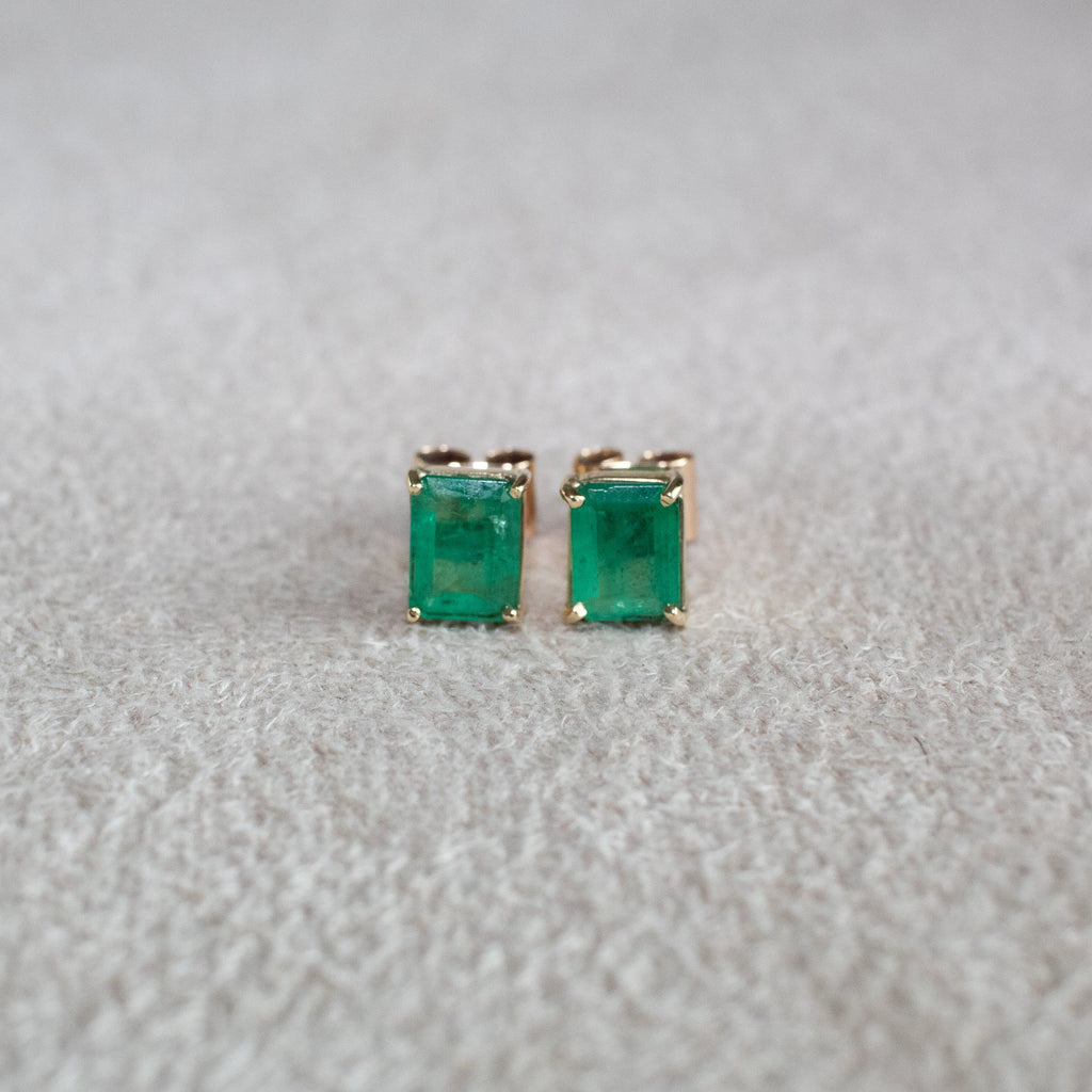 Brinco ouro 18k com esmeralda retangular