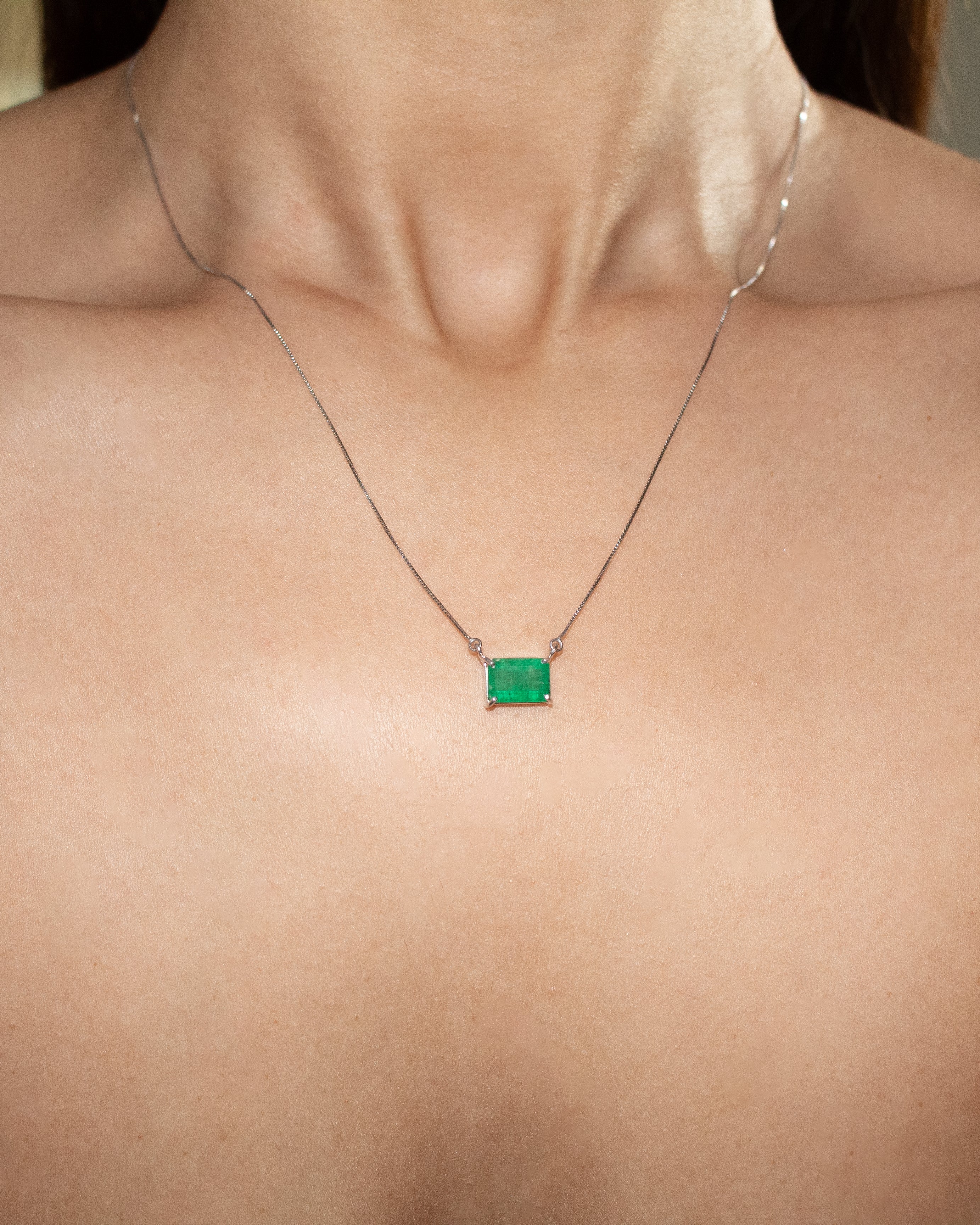 Colar ouro 18k com esmeralda retangular