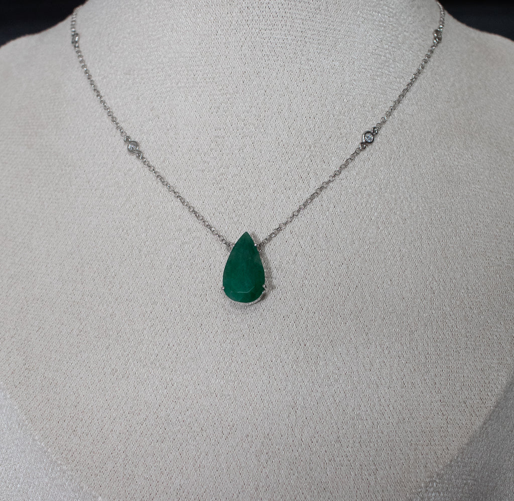 Colar em ouro 18k com esmeralda gota