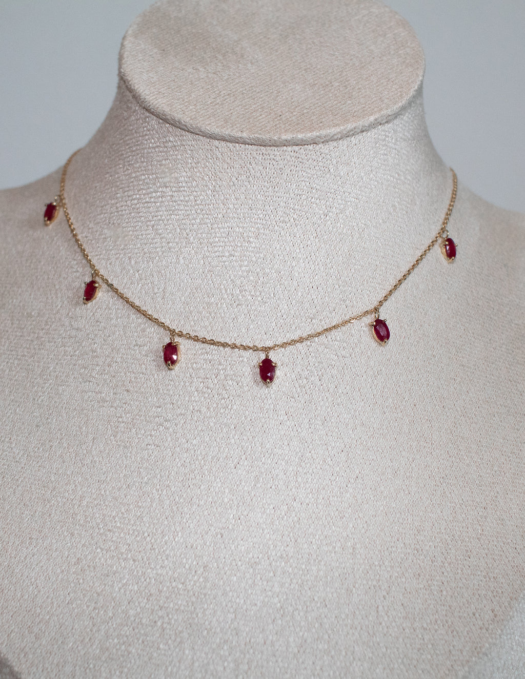 Colar ouro 18k com rubis ovais