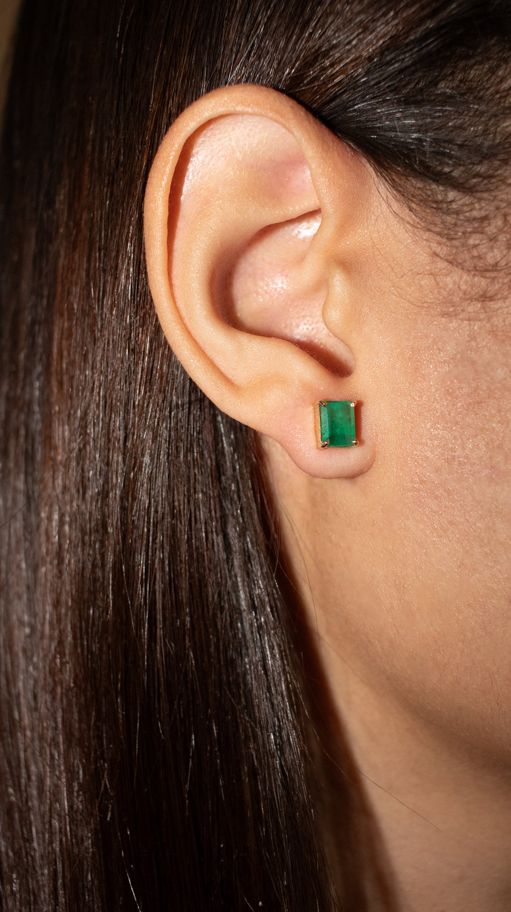 Brinco ouro 18k com esmeralda retangular