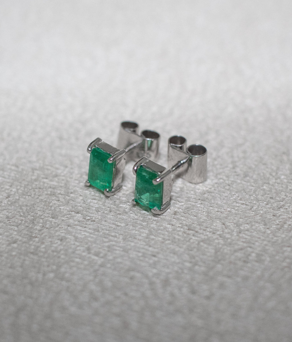 Brinco ouro 18k com esmeralda retangular