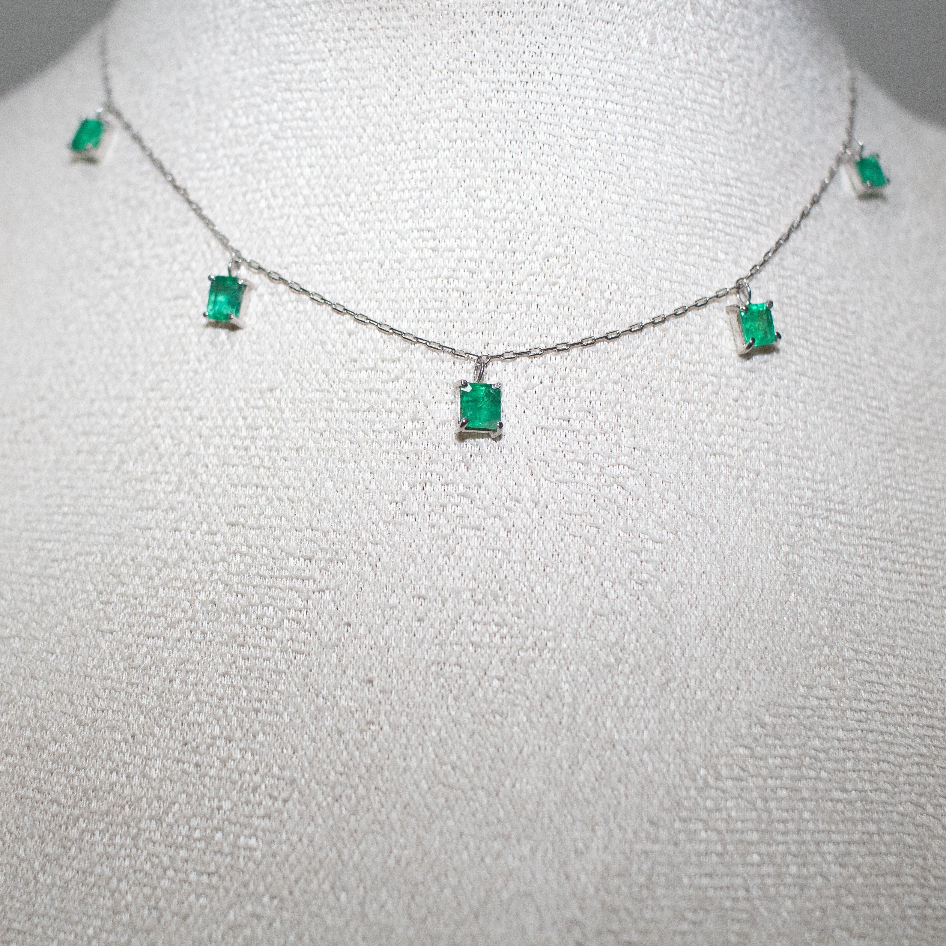 Colar ouro 18k com esmeraldas quadradas