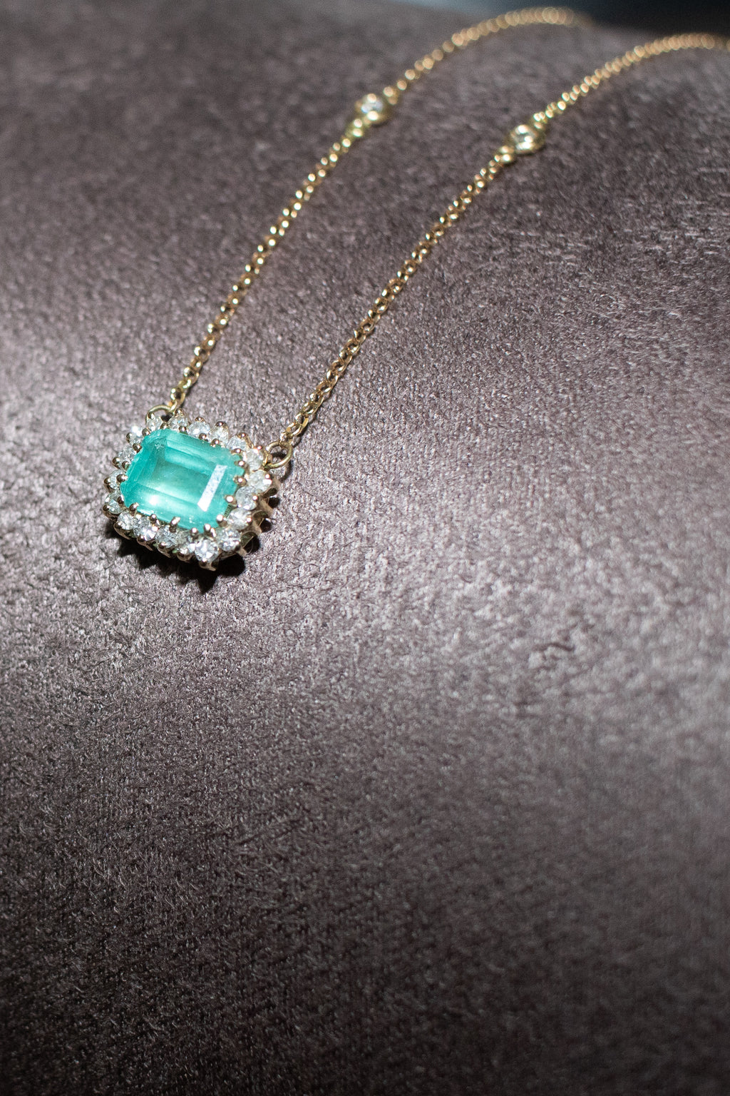 Colar ouro 18k com Esmeralda retangular