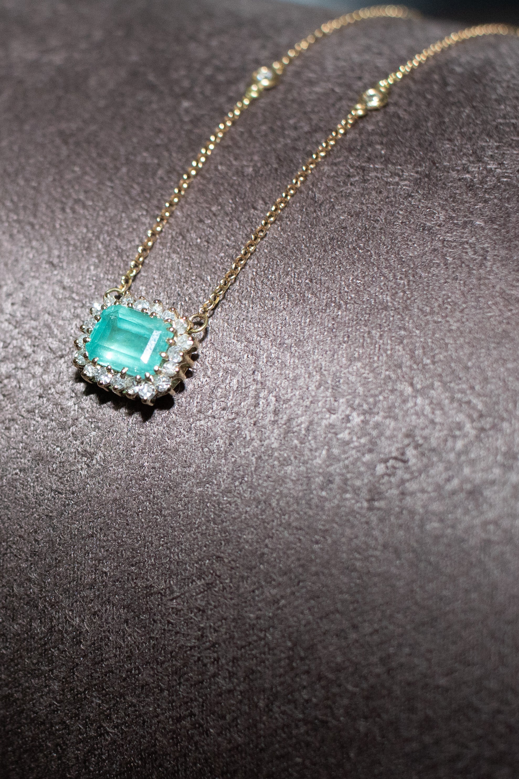 Colar ouro 18k com Esmeralda retangular