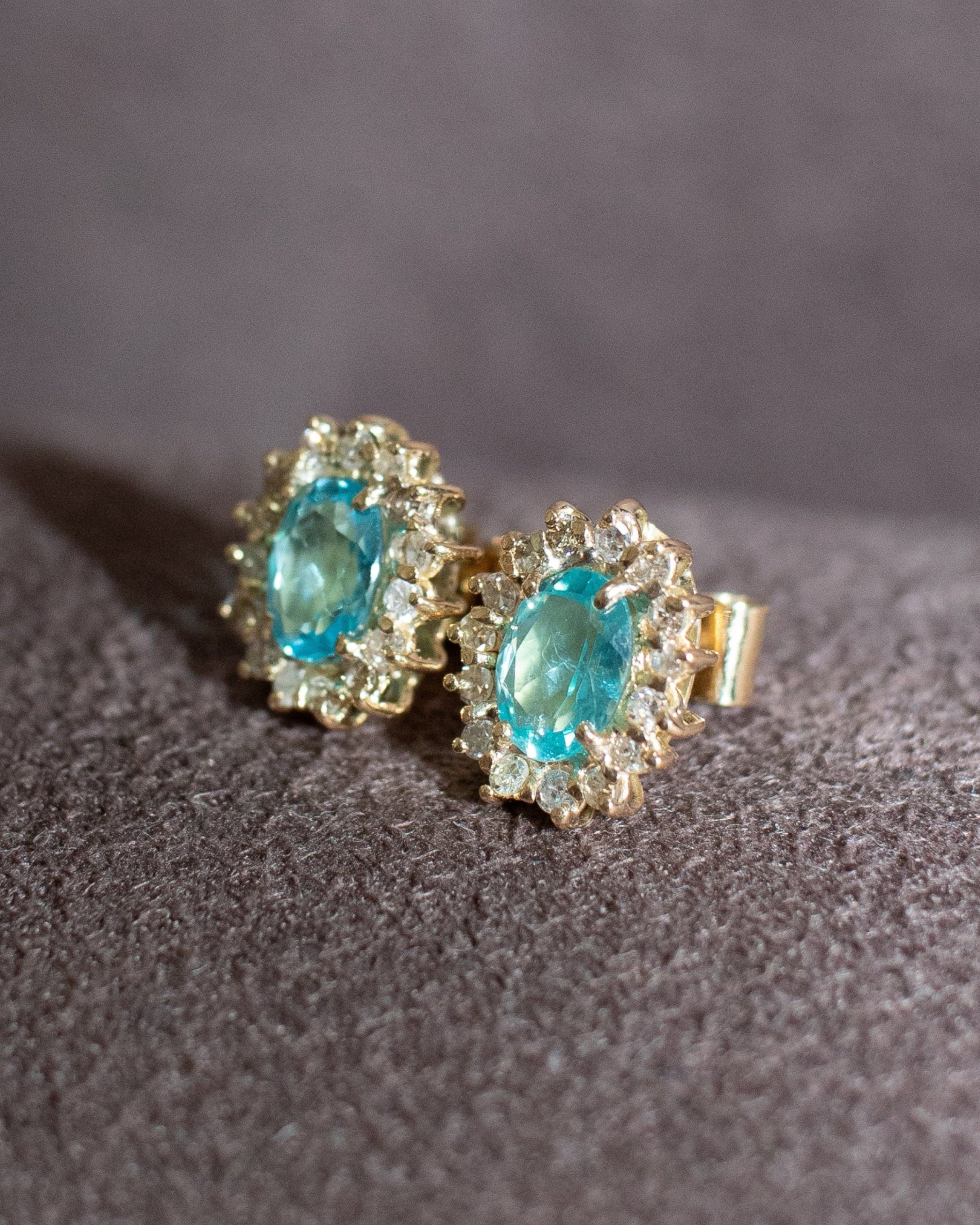 Brinco ouro 18k com Apatita e diamantes