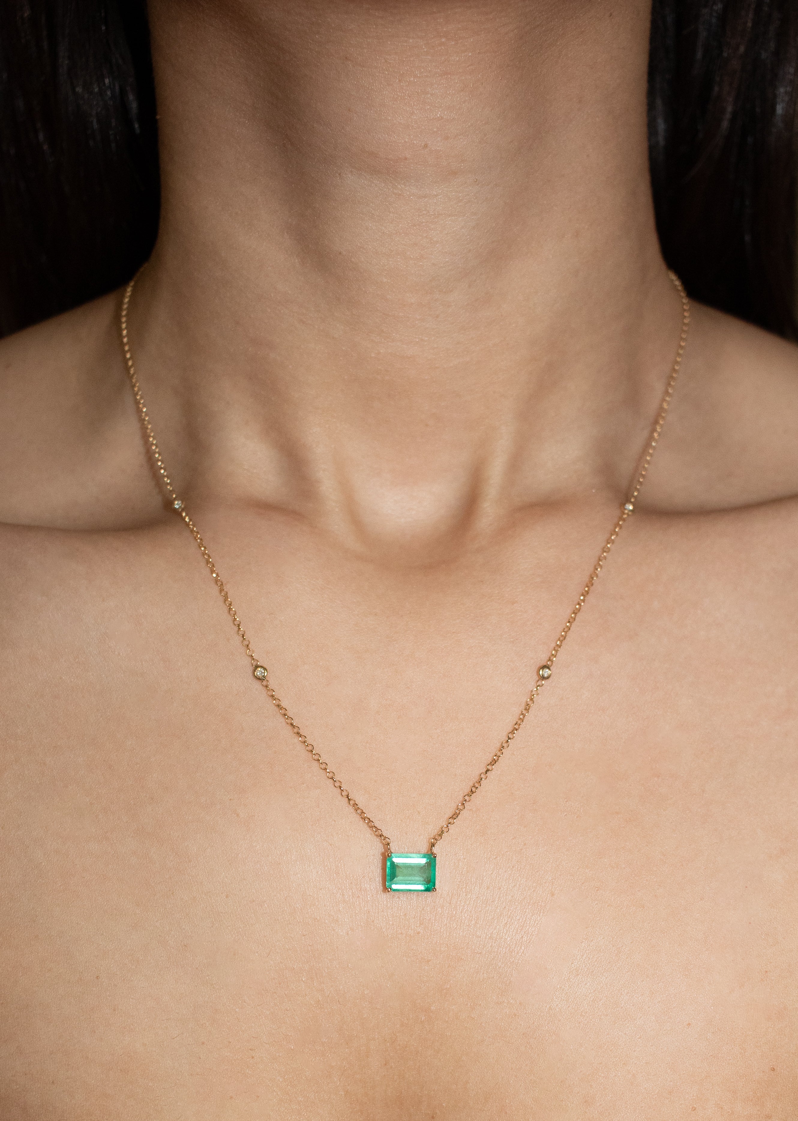 Colar ouro 18k com esmeralda