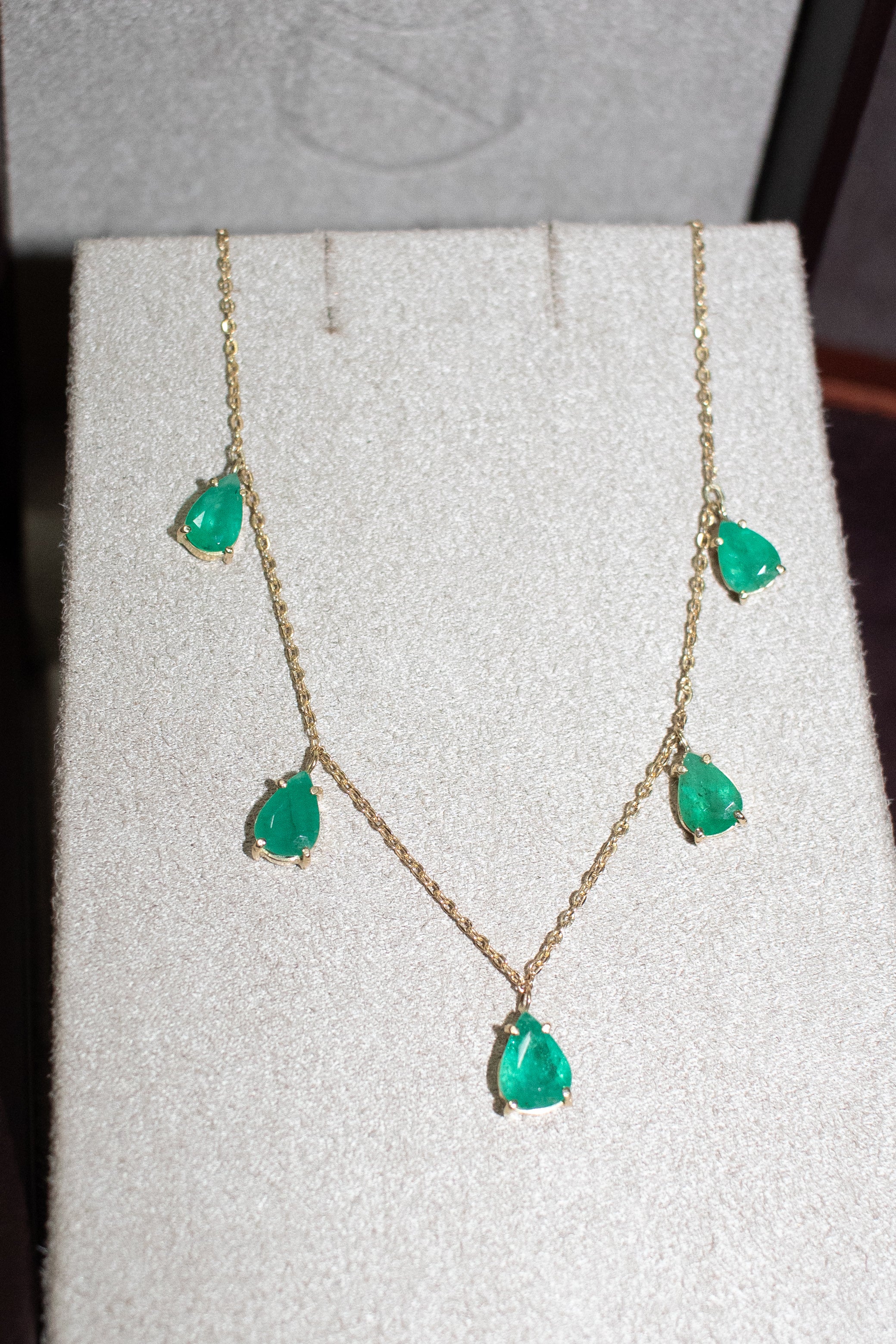 Colar ouro 18k com esmeraldas gotas