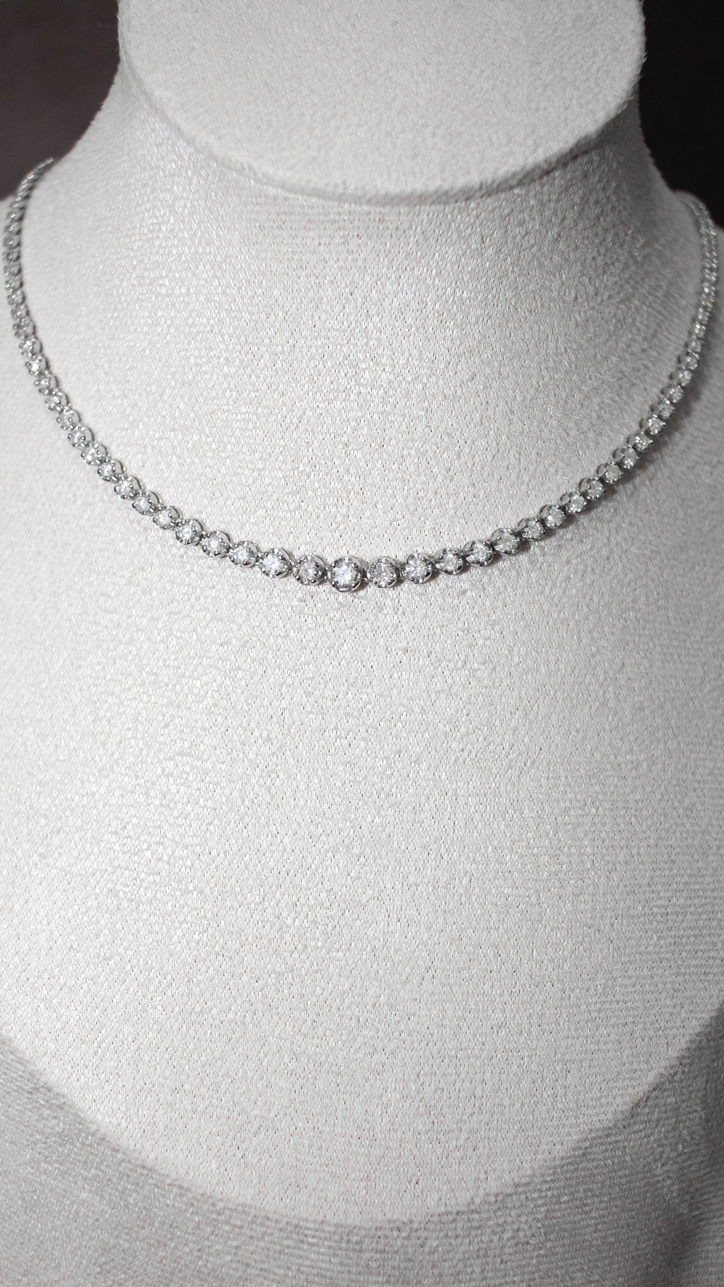 Colar Riviera em diamantes