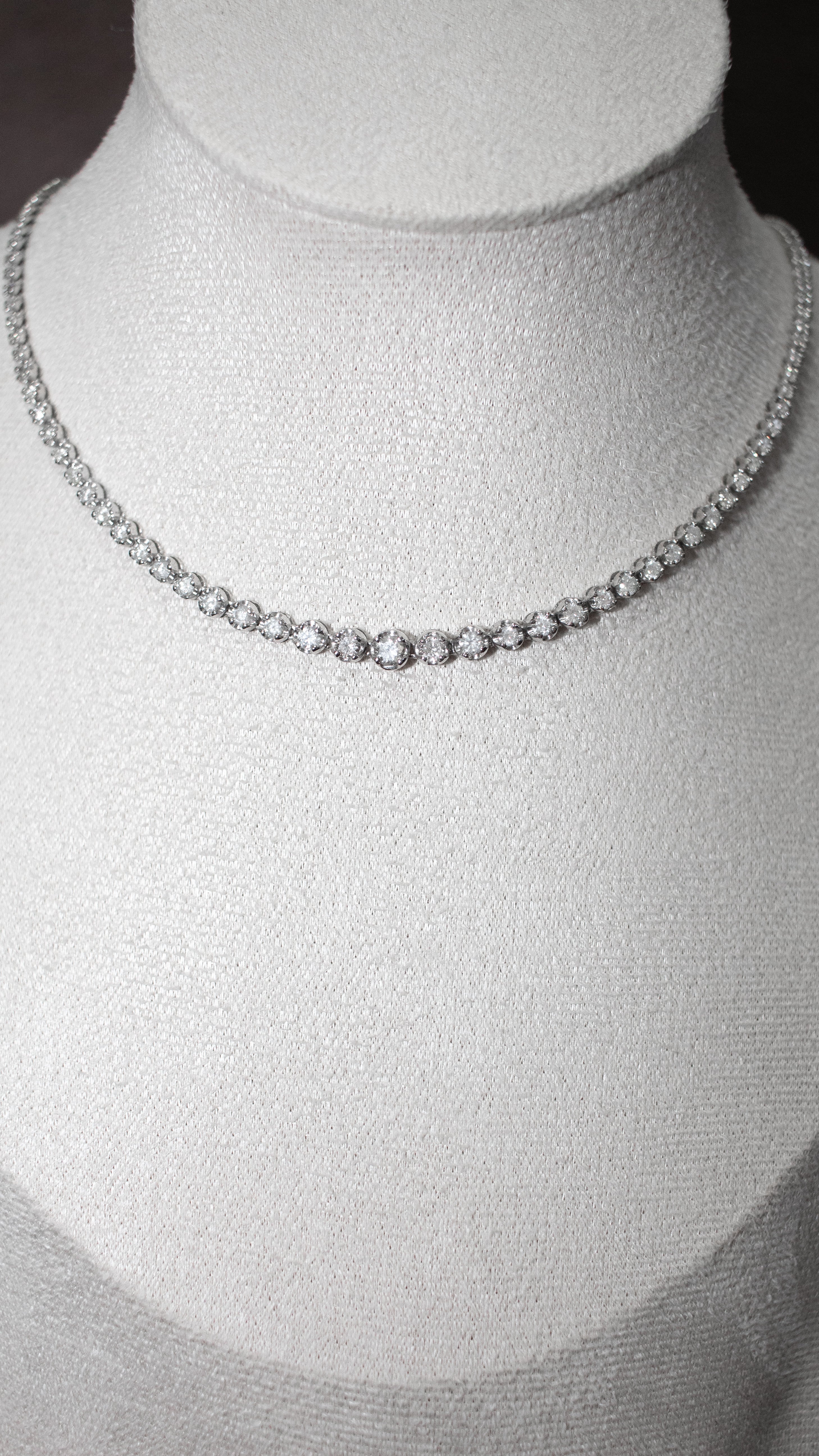 Colar Riviera em diamantes