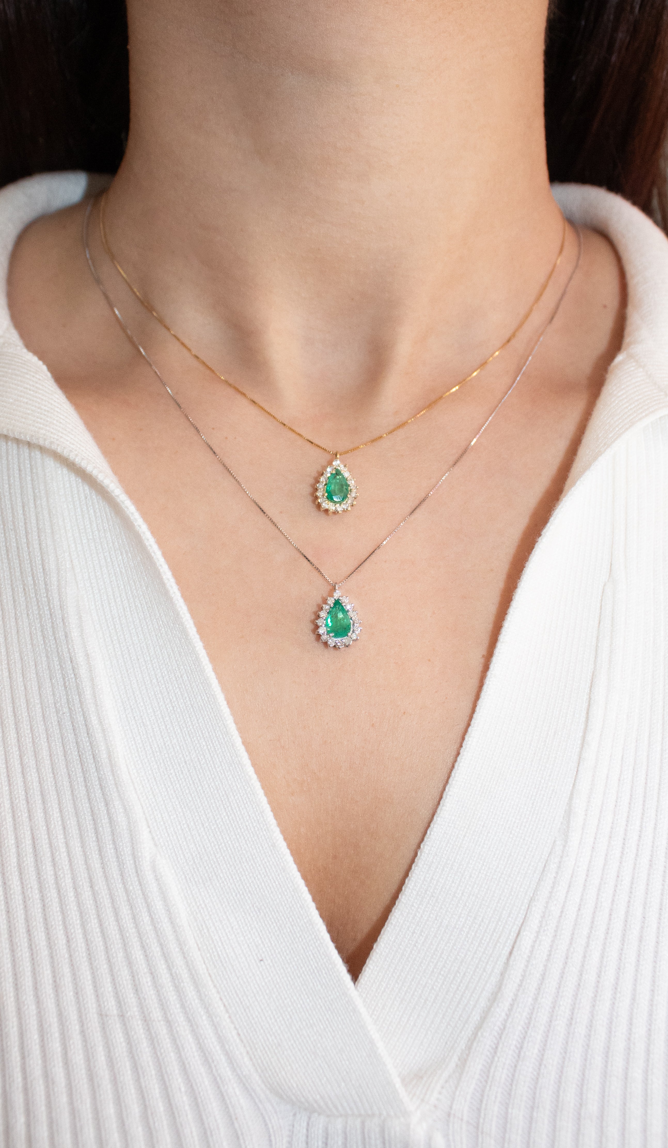 Colar ouro 18k com esmeralda Gota