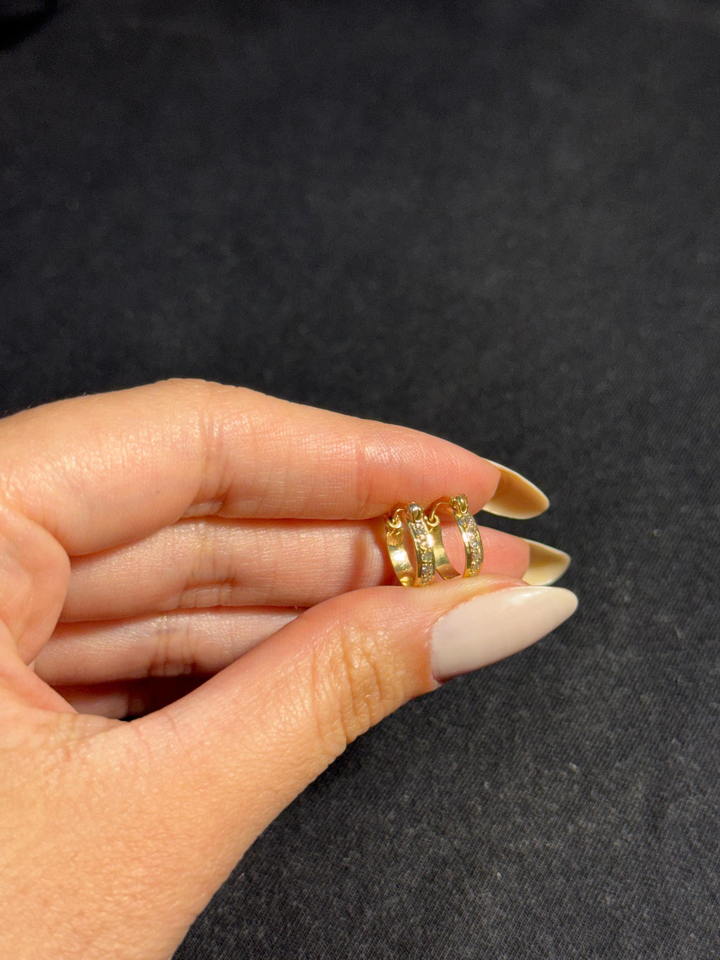 Brinco Argola ouro 18k com diamantes